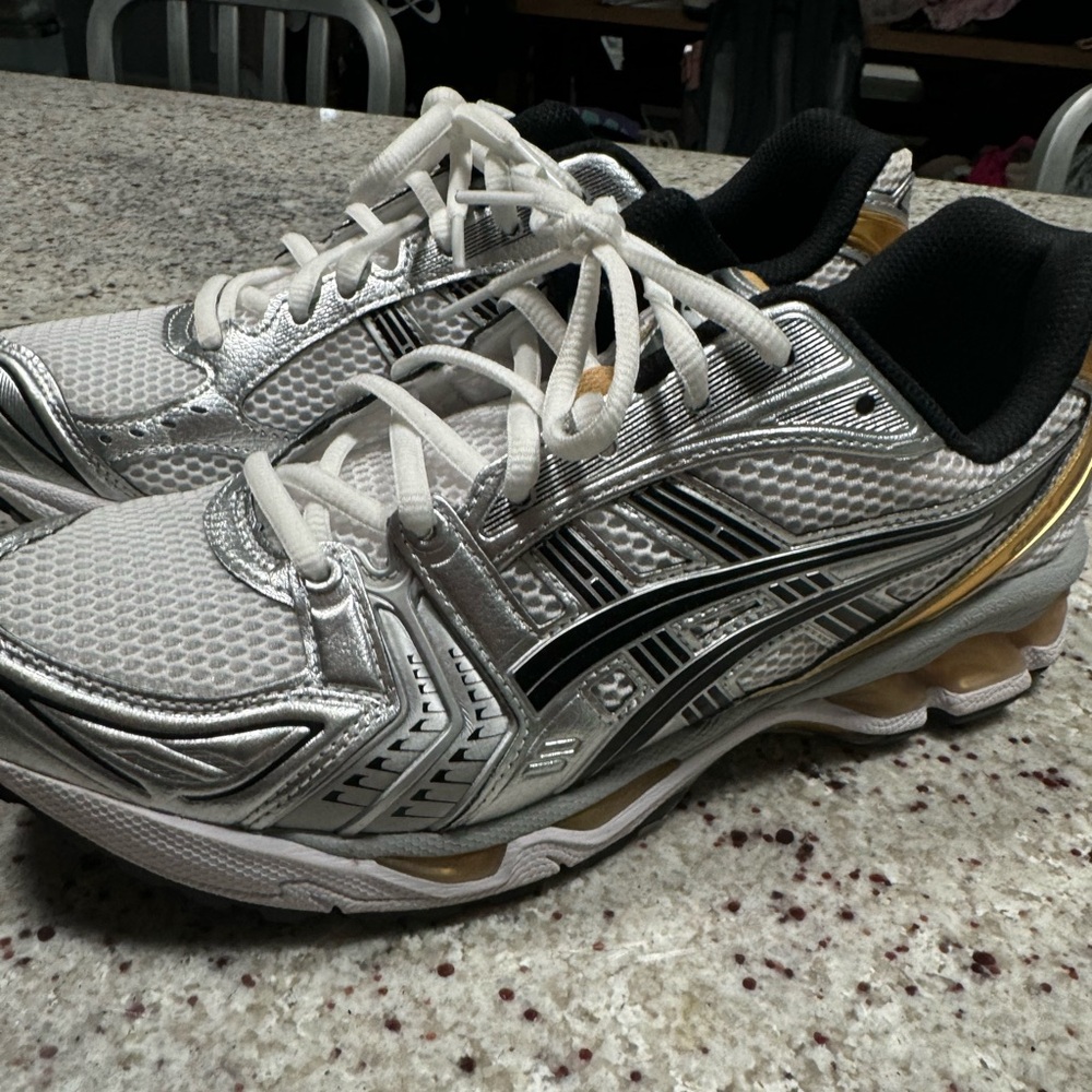 ASICS gel kayano 14 size 10
